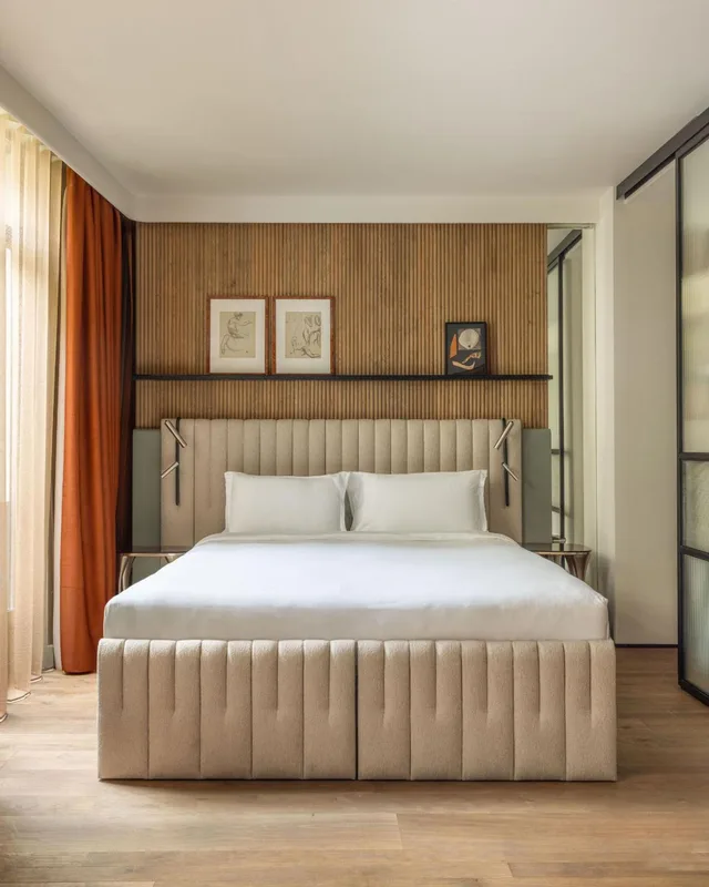 جناح بسرير كينج مع أريكة، Hotel Dame des Arts 1/2