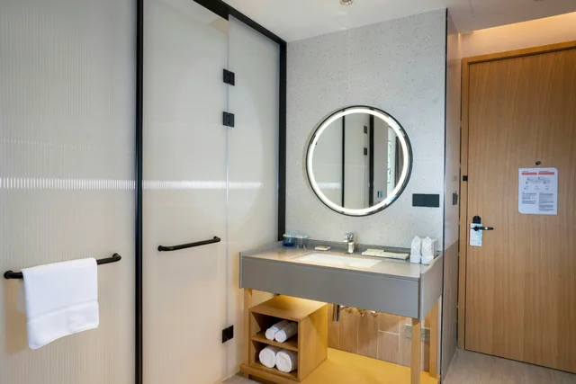 غرفة بسرير كينج بإطلالة على النهر، Hilton Garden Inn Guizhou Maotai Town 3/3