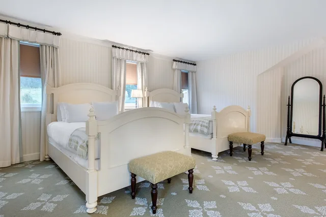 غرفة بسريرين مزدوجين لذوي الإعاقة، Omni Bedford Springs Resort 6/9