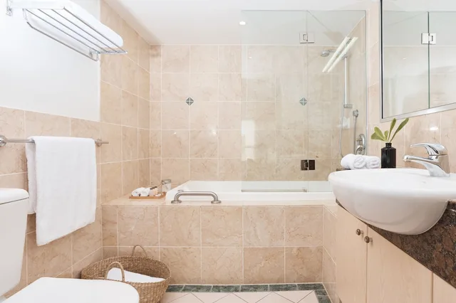 2 Bedrooms, Apartment, King and Twin Beds, Beach Front, Sea View، Sea Change Beachfront Apartments 3/3