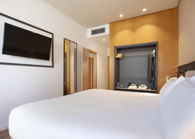 غرفة متصلة بسرير مزدوج أو سريرين منفصلين، Hotel Malaga Alameda Centro Affiliated by Melia 3/10