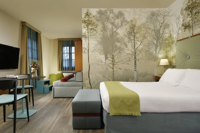 غرفة تنفيذية بسرير كوين وسريرين منفصلين، Villa Appiani 2/3