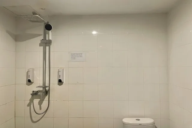 غرفة قياسية بسرير كوين، Taman Unique Hotel 7/10