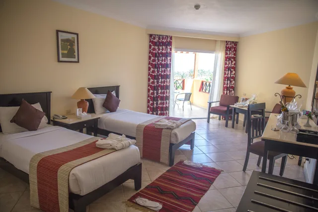 غرفة سوبيريور بسرير كينج بإطلالة على البحر، Casa Mare Resort 1/10