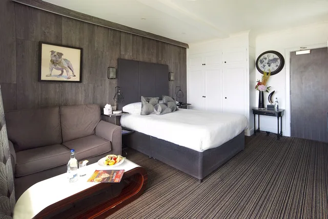 غرفة سوبيريور بسرير مزدوج بإطلالة على البحر بشرفة، The Cumberland Hotel - Oceana Collection 2/7
