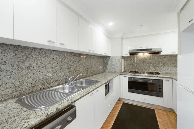 غرفة تنفيذية بسرير كوين بـ3 غرف نوم، YEHS Hotel Sydney Harbour Suites 5/5