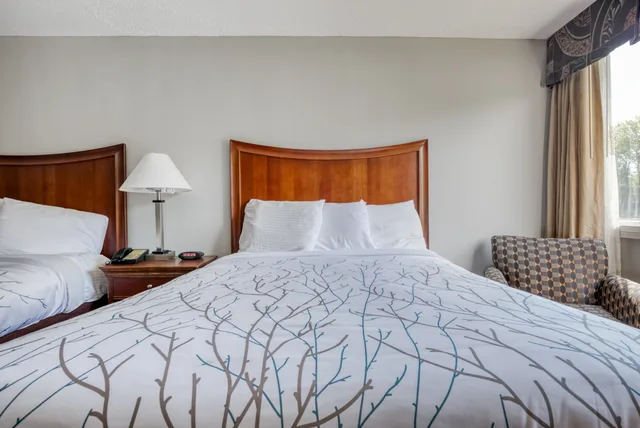 غرفة رباعية بسريرين كوين، Gardentree Hotels Memphis East near I 40 1/4