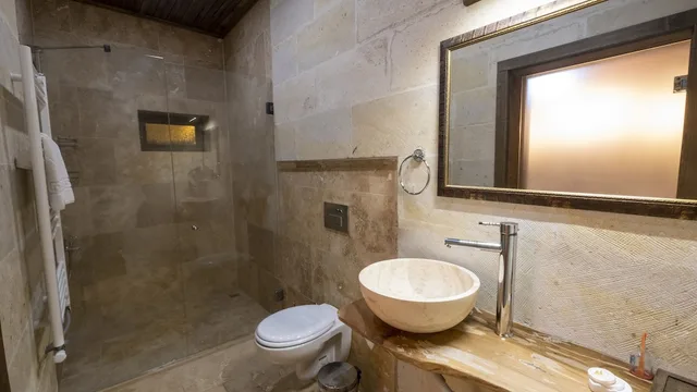 غرفة قياسية، In Stone House 10/10