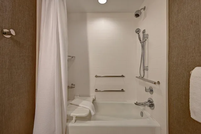 جناح بسرير كوين مع سرير سحّاب إضافي لذوي الإعاقة، Springhill Suites by Marriott Albuquerque University Area 10/10