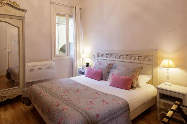غرفة قياسية مفردة بسرير مزدوج، Hotel de L Apos Amphitheatre 1/1