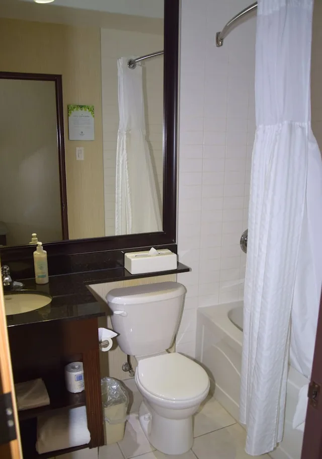 Coast, Comfort, 2 Double Beds، Coast Lethbridge Hotel and Conference Centre 10/10