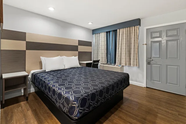 غرفة بسرير كينج، Bay Breeze Inn 4/10