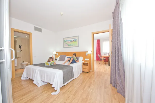 Room, Sextuple, Twin Beds, Sofa, Kitchen, Aparthotel Atenea Valles 1/8