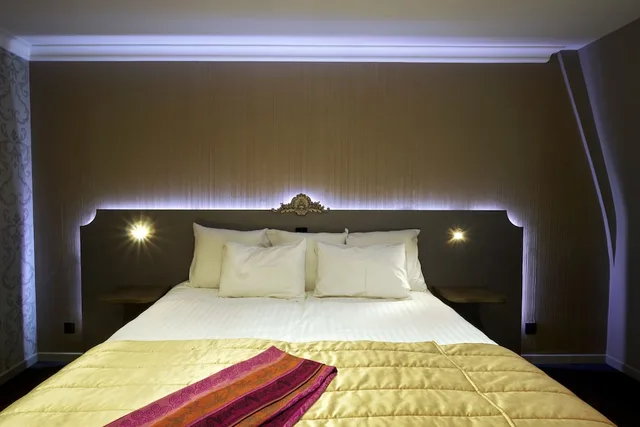Comfort, Twin Beds, Chateau de Namur 10/10