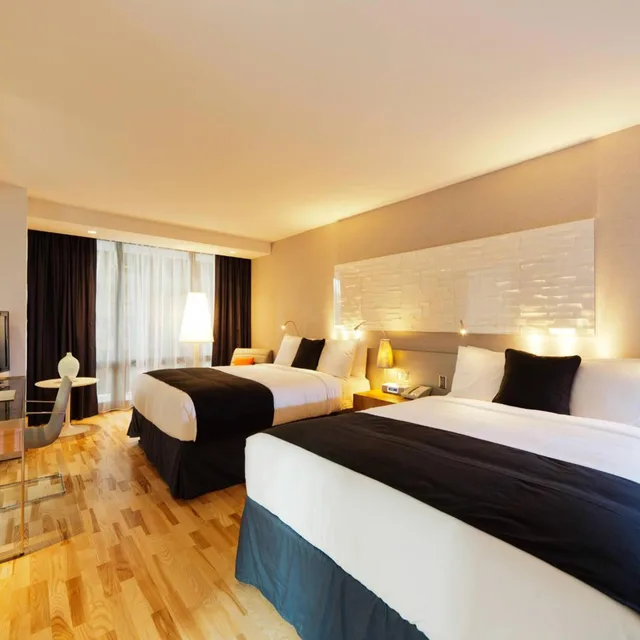 غرفة ديلوكس بسريرين كوين، Radisson Blu Aqua Hotel, Chicago 1/5