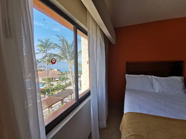 غرفة قياسية بإطلالة جزئية على البحر، Canto Del Sol 1/9