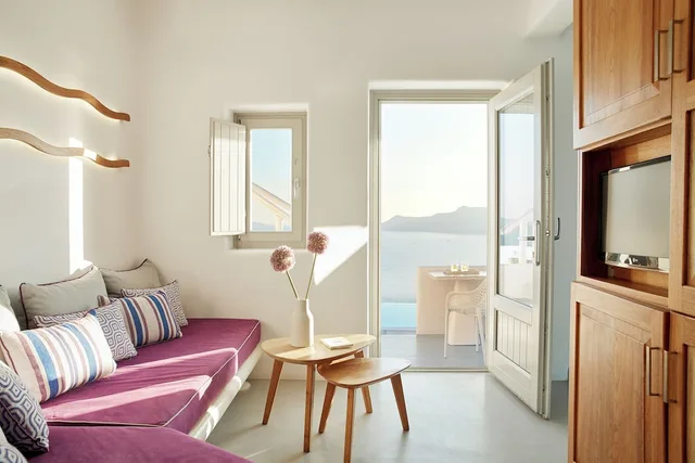 Elegant, Suite, Double Bed, Pool Front, Caldera View, Outdoor Jetted Tub، La Perla Villas And Suites Adults Only 2/7
