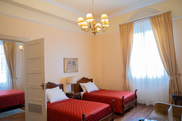 غرفة عائلية رباعية، Gran Hotel Bolivar 3/6