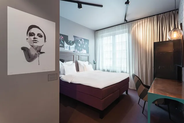 غرفة بسرير كينج، Story Hotel Signalfabriken 2/8