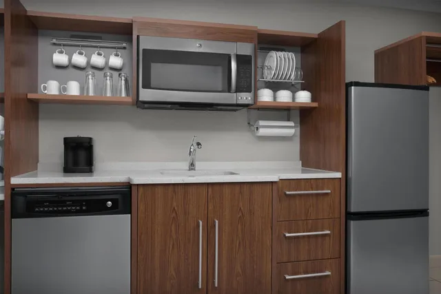 جناح بسرير كينج بغرفة نوم واحدة مع أريكة، Home2 Suites By Hilton Florida City Fl 7/7
