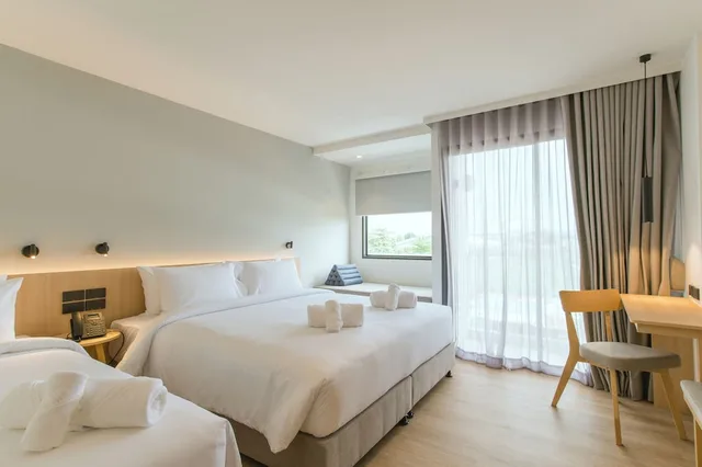 غرفة سوبيريور ثلاثية بسرير كينج وسرير فردي، PAAK Hotel Suvarnabhumi 1/5
