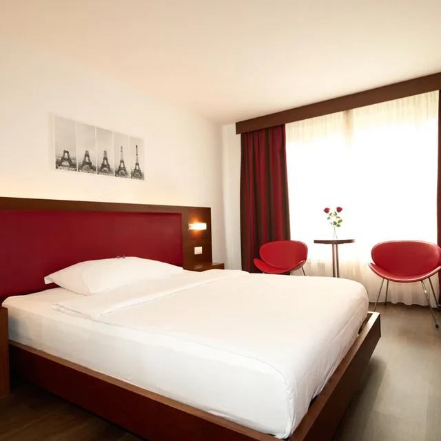 غرفة ديلوكس بسرير كينج، Hotel Conti 1/10