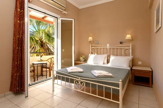 غرفة قياسية بسرير مزدوج أو سريرين منفصلين بإطلالة على الحديقة، Ipsos Di Mare - Adults Only 1/2