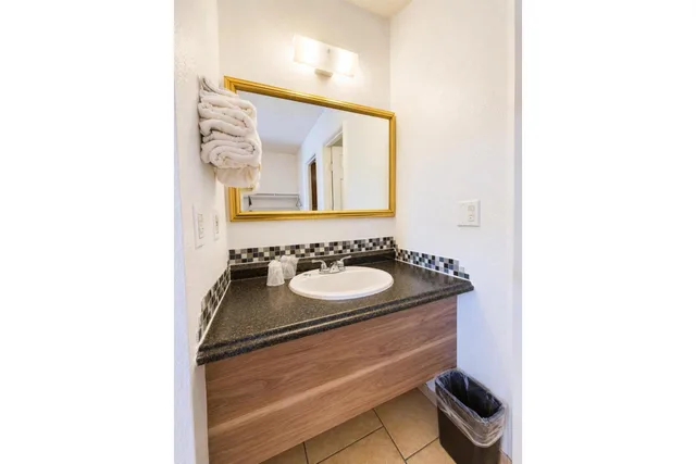 غرفة بسرير فردي للمدخنين، Solano Inn Vallejo Napa Valley / Six Flags 6/6