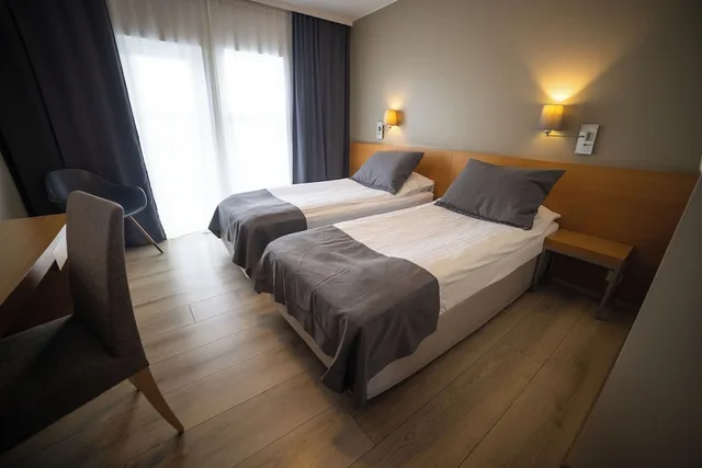 غرفة قياسية بسريرين منفصلين بحمام خاص، ICELANDAIR HOTEL HAMAR 2/5