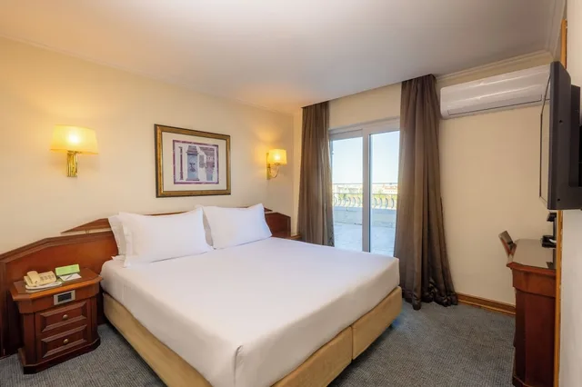 غرفة سوبيريور بسريرين منفصلين بشرفة، Sana Rex Hotel 1/6