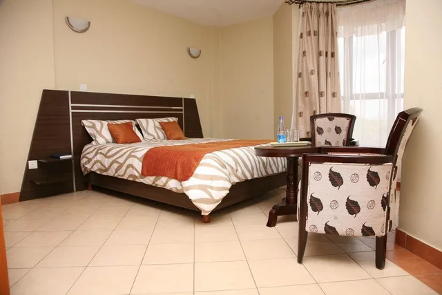 جناح بسرير كوين، Nairobi Transit Hotel 1/2