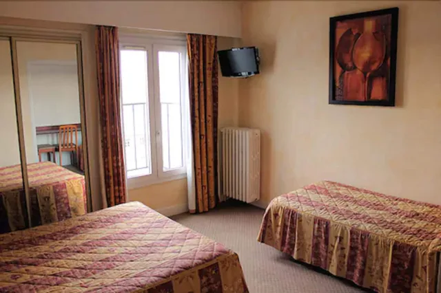 غرفة سوبيريور ثلاثية بسرير مزدوج وسرير فردي، HOTEL DU SQUARE D ANVERS 4/10