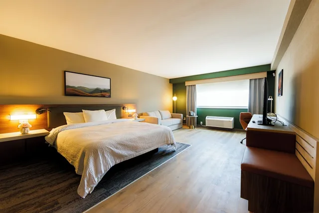 Room, King Bed, Sofa, Monarch Hotel And Conference Center 2/6
