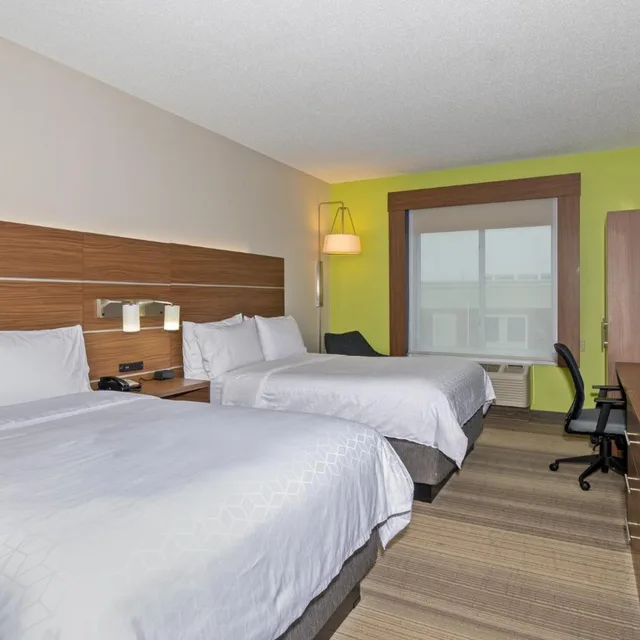 غرفة بسريرين مزدوجين لذوي الإعاقة، Holiday Inn Express Hotel & Suites Woodbridge 6/10