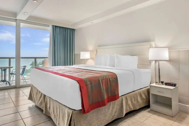 Room, King Bed, Ocean Front، Ramada Plaza by Wyndham Marco Polo Beach Resort 2/5