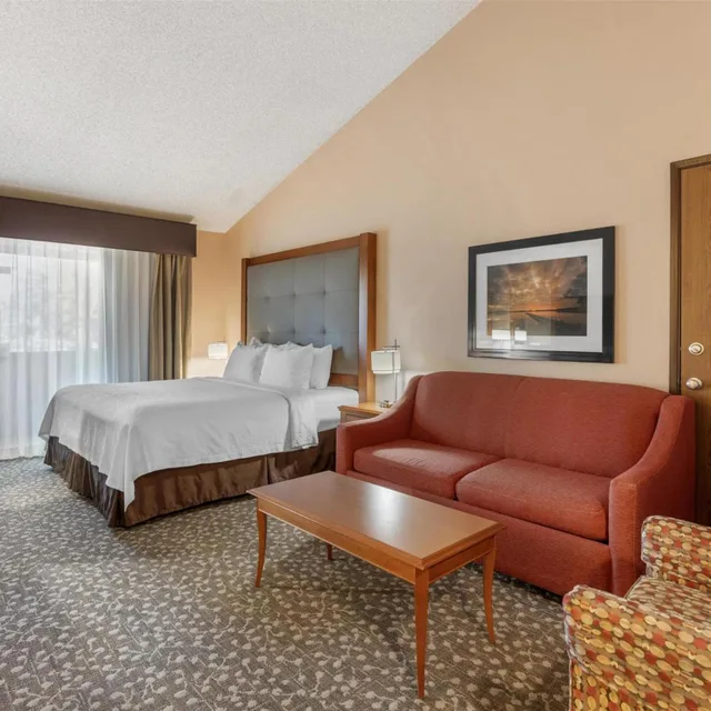 Deluxe, King Bed, Best Western Plus Oak Harbor Hotel & Conference Center 3/5