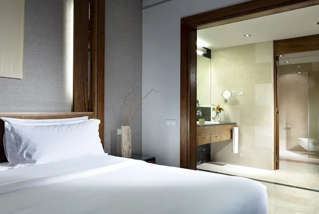غرفة رباعية، Eurostars Suites Mirasierra 4/7