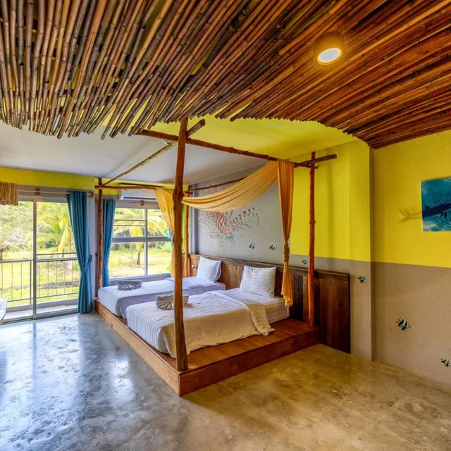 غرفة عائلية، Dugong Village 5/6