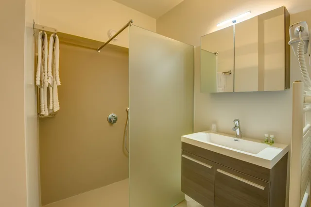 شقة عائلية بسرير كوين وسرير بطابقين، Arass Hotel & Business Flats 5/5