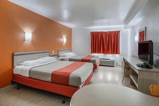 غرفة بسريرين كوين لغير المدخنين بمطبخ، Motel6 Pasadena, TX 1/1