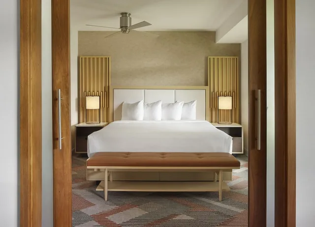 غرفة بسرير كينج بشرفة، Hyatt Regency Monterey Hotel and Spa on Del Monte Golf Course 3/6