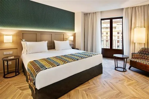 غرفة ديلوكس بسرير مزدوج أو سريرين منفصلين، Eurostars Puerta Real 1/1