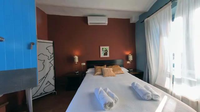 Room, Double Bed, Utopia 7/10