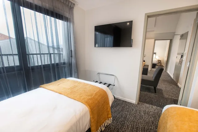 شقة بسرير كوين وسريرين منفصلين بغرفتي نوم، Hotel Give 4/10