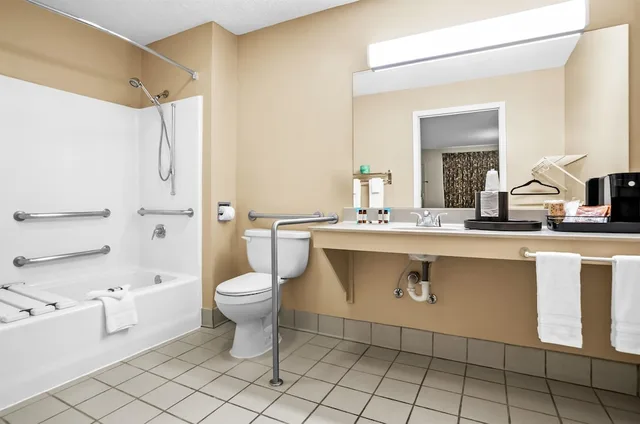 غرفة بسرير كينج لذوي الإعاقة، Americas Best Value Inn Rome 9/10