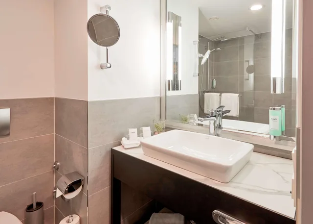 جناح، Radisson Blu Bremen 4/4