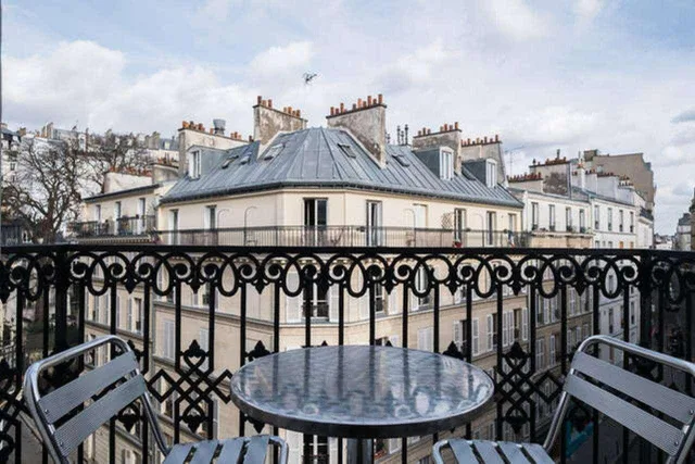 Economy, HOTEL BONSEJOUR MONTMARTRE 1/1