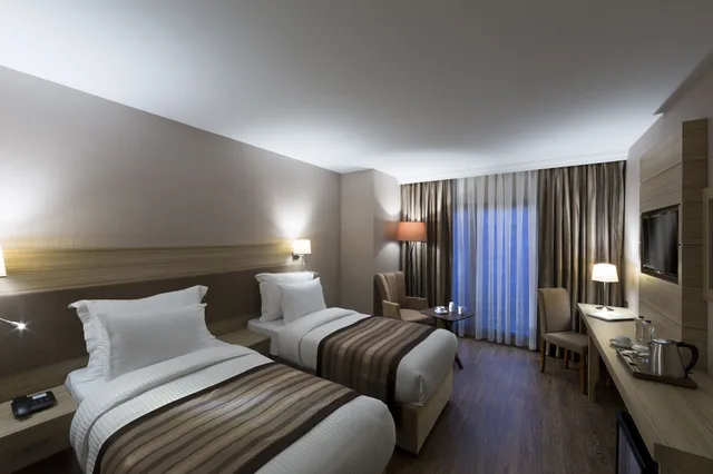 غرفة قياسية بسريرين منفصلين، Regard Hotel 1/3