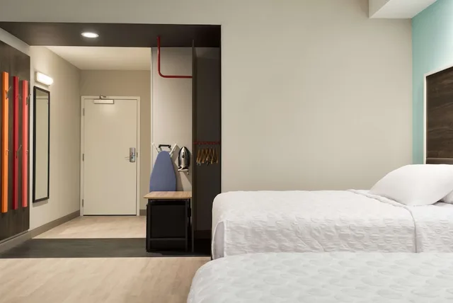 غرفة بسريرين كوين لذوي الإعاقة، Tru By Hilton Cedar Rapids 4/9