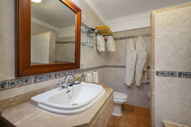 Room, King Bed, Balcony or Terrace, Main Building، Monnaber Nou 3/4